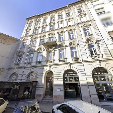 Exceptional In Center Apartment *