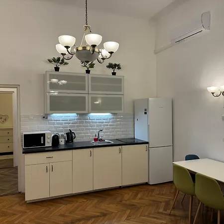 Exceptional In Center Apartment Budapest
