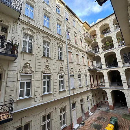 Apartman Exceptional In Center Budapest